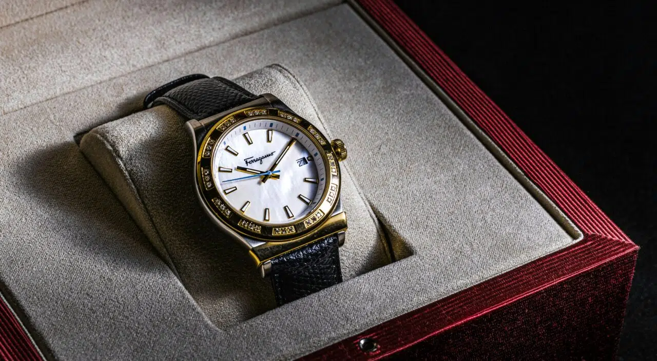 Montres à bracelet intégré : alternatives crédibles sous 2 000 €